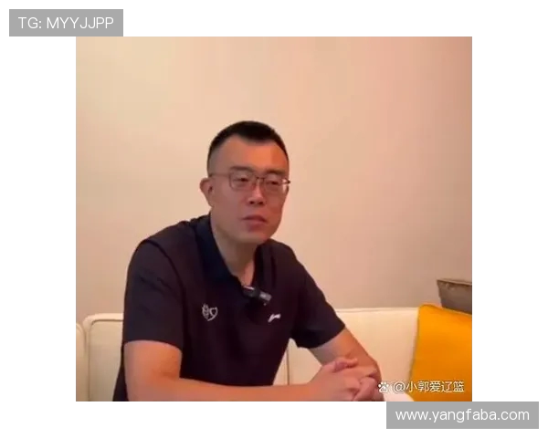 韩德君拒绝郭艾伦射门后送上贴脸摇手指 上演精彩防守瞬间 韩德君拒绝郭艾伦射门后送上贴脸摇手指 上演精彩防守瞬间